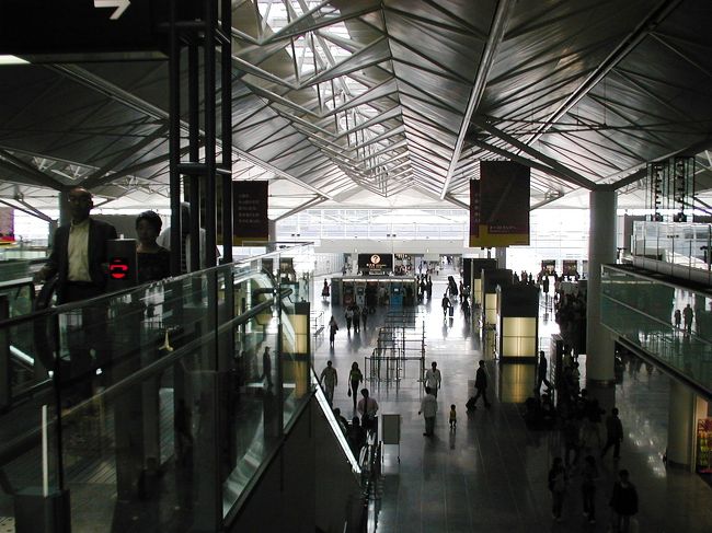 先発のMuさんとKwさんご夫妻の出発が、28日、この日は30日でした。私の場合、27日に中国旅行から戻って、慌しい出発でした。