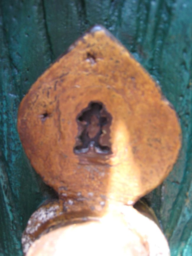 これも隠れミッキーみたいです。初めて知りました。