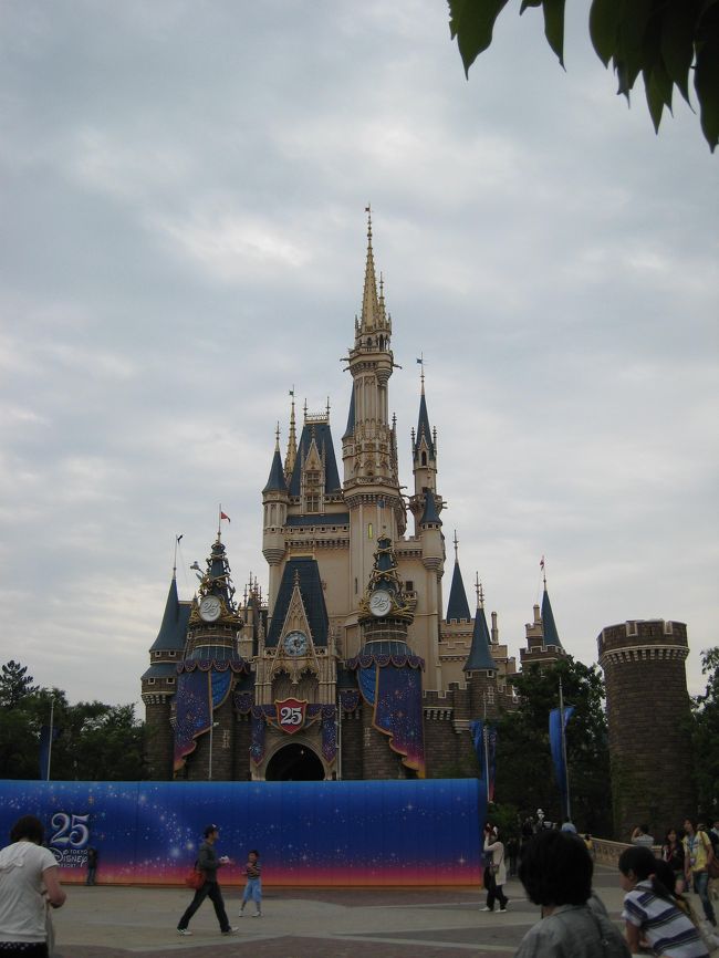 やっぱりTDLといえばシンデレラ城ですかね。<br />