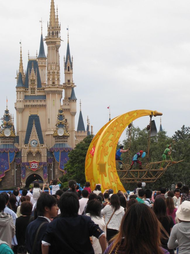 夜のライトアップはとても綺麗ですね。今回は残念なことに撮れませんでした。。