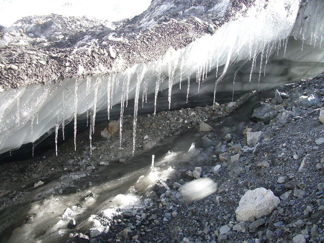 こっちにもつららが…。