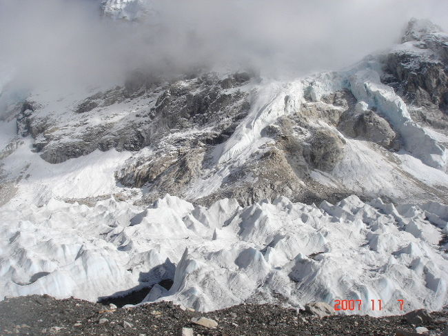 山の冬は厳しいなぁ。