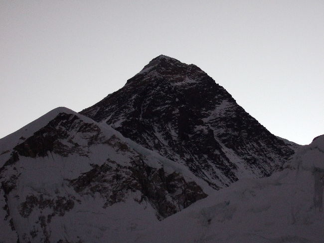 エベレストも姿を現してきました。