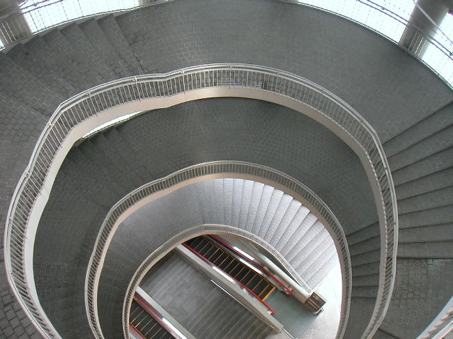 らせん階段ホールの屋根でした。