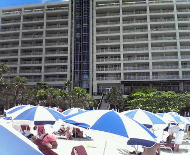 ルネッサンスのプライベートビーチです〜<br />ビーチだけで言うと・・・<br />オクマプライベートリゾートの方がいいかな〜<br />http://blog.goo.ne.jp/yoshikawasuisan02/e/6b023d4ce53d7a3b515c56e1b5daa62e