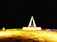 Ｈ12（2000）.8.11　日本最北端　宗谷岬
夜間は、照明が綺麗　
夜間記念塔の向こうはソ連

