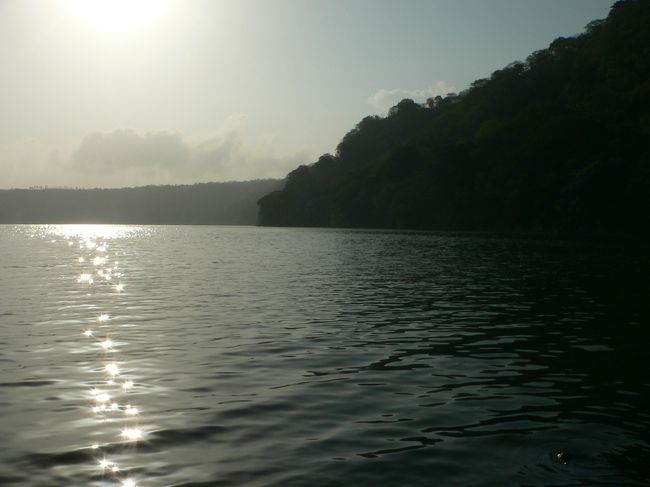 マサヤ湖朝焼け