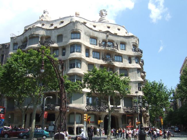 CASA MILA<br />1984年世界遺産認定。