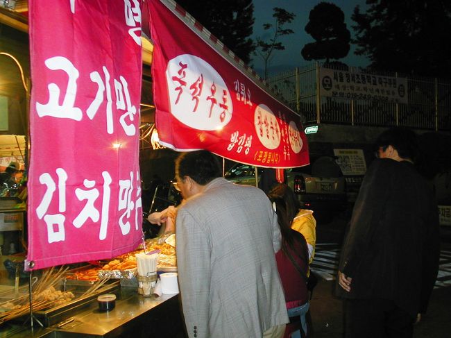 Ktさんの今回の旅でのこだわりは「屋台」です。果たしてお気に入りの幌馬車（ポジャマチャ）は見付かるでしょうか？