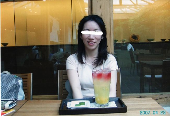 仁寺洞の雰囲気を楽しみつつ、お茶休憩をすることに。「美しきお茶博物館」でお茶しました。何を飲んだか忘れてしまいましたが、美味しかったです♪<br />色々な茶葉やお茶菓子も売ってます。