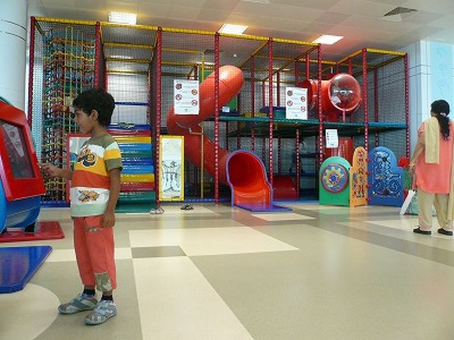 子連れにはとってもありがたい、子どもの遊ぶスペースがあります。<br />いろんな国の子ども達がたくさん遊んでいました。