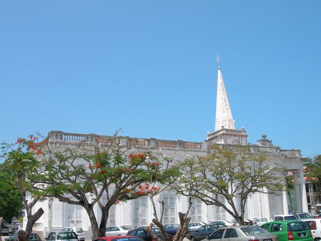 教会。<br /><br /><br />と、文化が融合している島。