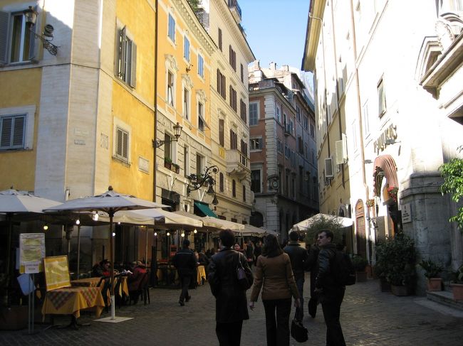 <br />　　ナヴォーナ広場付近