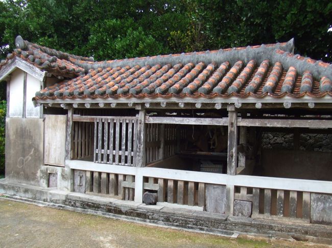 昔の農器具が保管されていました。