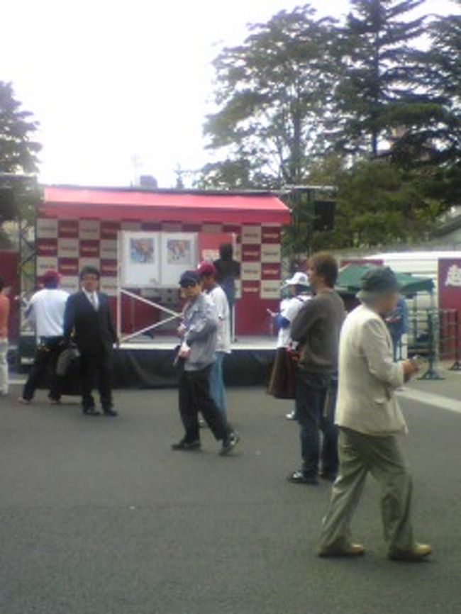 球場外では、いろいろとイベントがあります。<br />