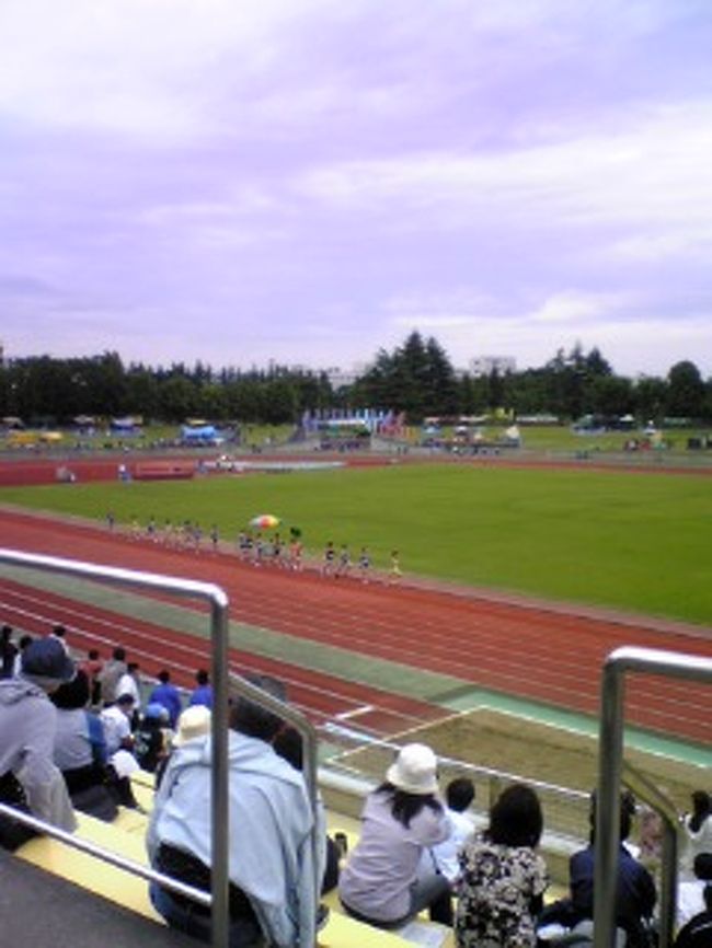 スタジアム隣の陸上競技場では、仙台市立中学総合体育大会が開催。休憩を兼ね見学。このまま16：00の試合開場まで時間を潰そうと思ったが、帰りの夜行バスのチケットを買うのを忘れていた。