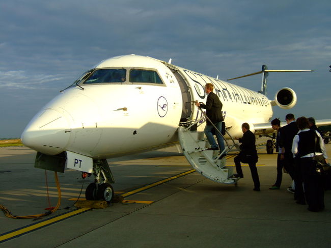 ようやく搭乗開始。SAS便でしたが機体はLHで快適でした。但し機内サービスのうち飲み物は有料（セコっ）。