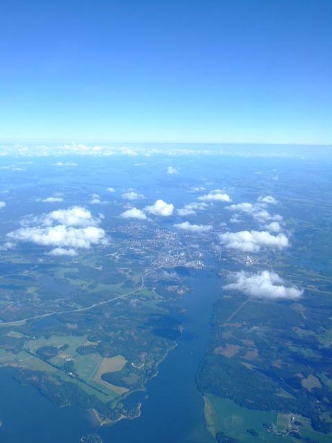 スカンジナビア半島側に入ると、途端に湖沼が目立ち始めました。