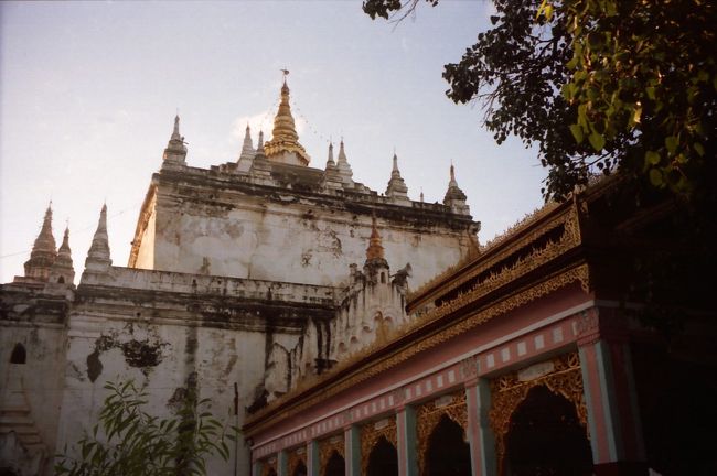 マヌハ寺院。マヌハ王が建てた。<br />