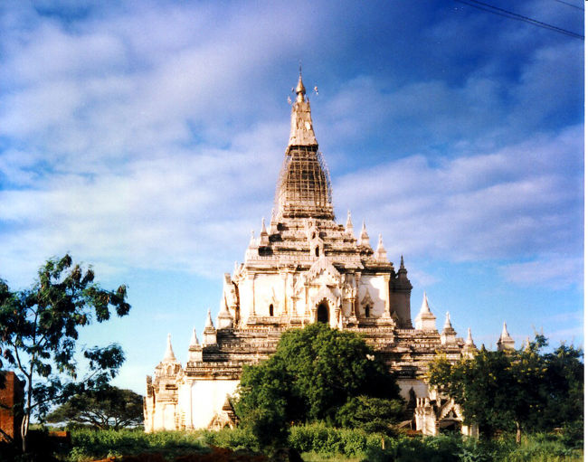 ゴールドぱりん寺院。５５ｍパガンで２番目に高い寺院。<br />