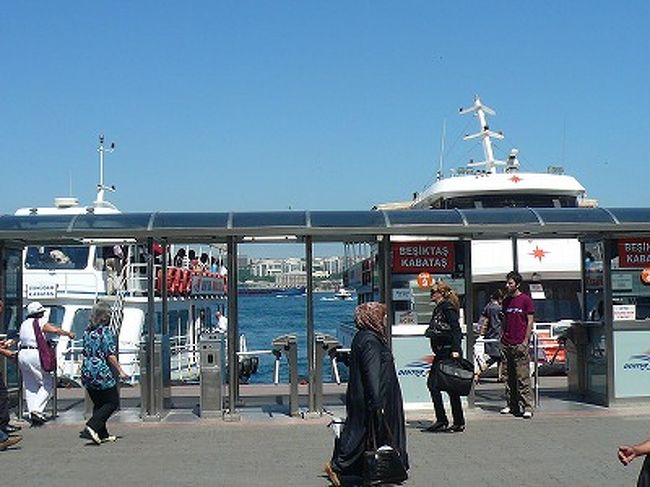 ユスキュダルからベシクタシュ行きの船も出ています。