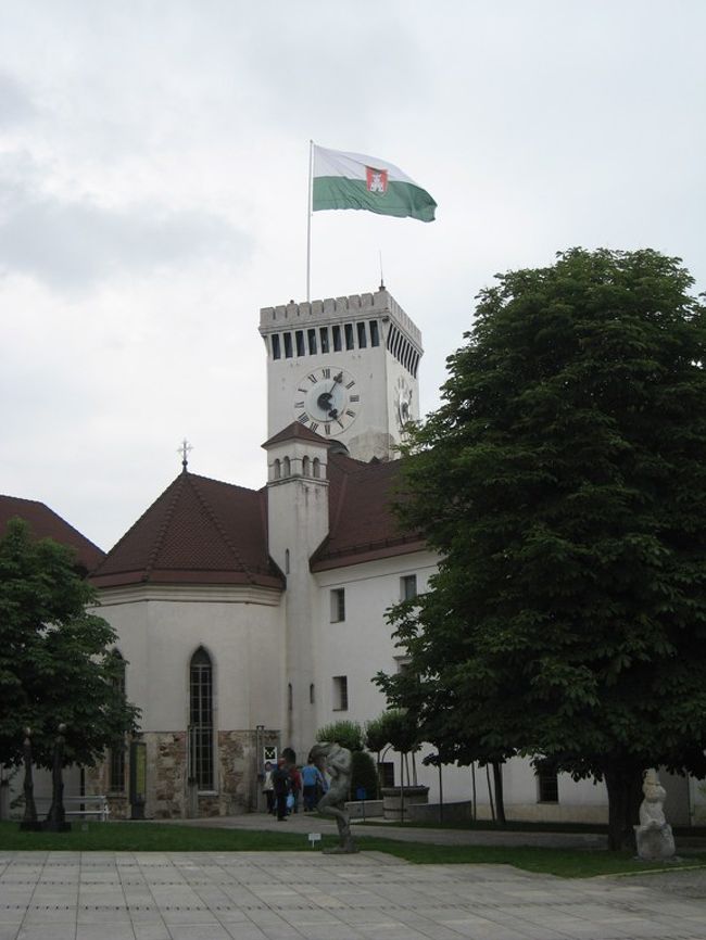 さらに城のてっぺんまで登るには3.5ユーロ払います。リュブリャナ街並みを眺めたいので迷わずてっぺんへ。 