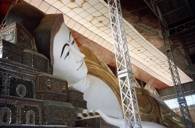 ミャンマーの巨大な寝釈迦仏を訪れる』ヤンゴン(ミャンマー)の旅行記