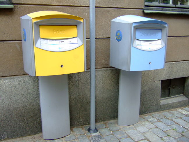 ポストもSwedish Color