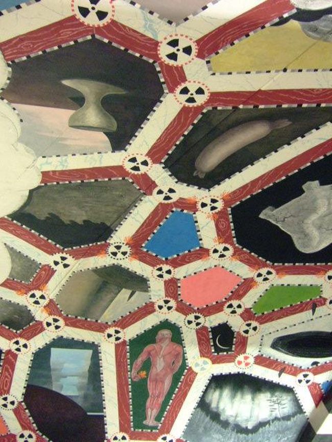 現代的、抽象的、おどろおどろしい系とでも評しましょうか。インパクトはあります。