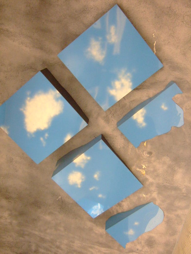 十字架の部分がSweden国旗をイメージしたものだとしたら、これまたニクイですね。