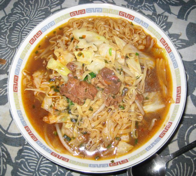 作ってみました。<br /><br />香辛料が効いててコクがあって美味しい♪<br />お肉もたっぷり入ってるし、<br />麺が多くてボリュームたっぷり！！<br />インスタントじゃないみたいです。<br /><br />ちょっと他のインスタントより値段は高いけど、<br />これはオススメ☆☆☆