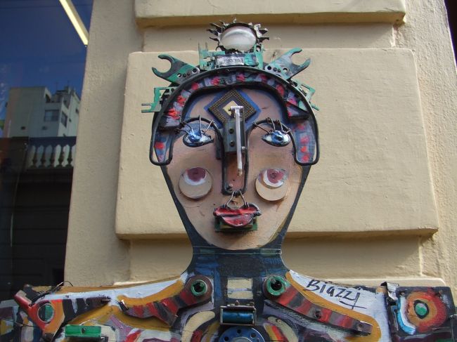 こちらは左の人。