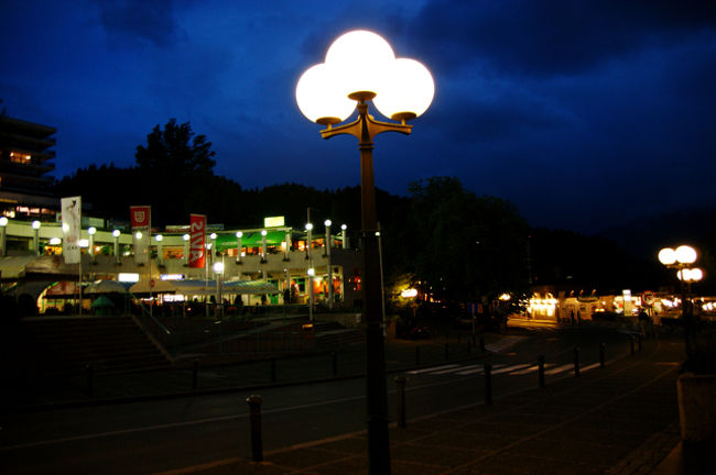 そして更けてゆく、ブレッド湖畔の街