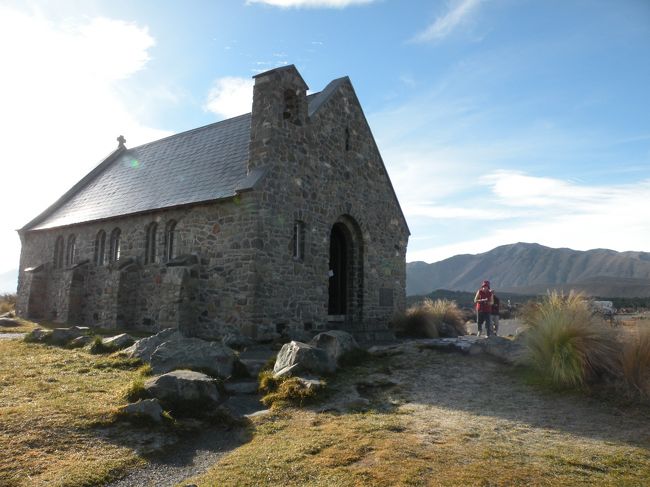 ここには"善き羊飼いの教会"があります。<br />昔は写真撮っても良かったと思うのですが、<br />今は教会内での撮影は禁止されているようです。<br />日本人が式をあげたりするそうです。<br />春だと花も咲いているのできれいだと思います。<br /><br />
