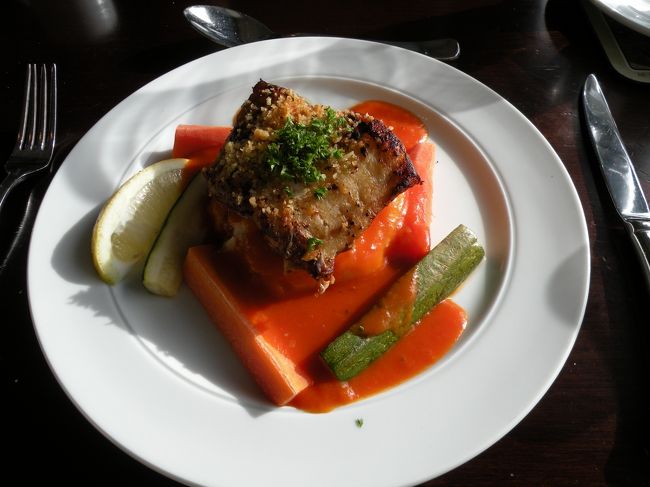 メイン：魚料理<br />