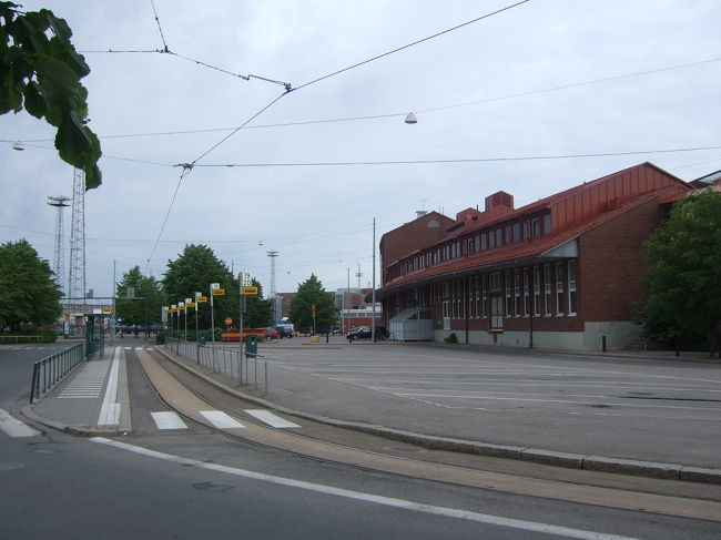 フェリーターミナル前のトラム乗り場