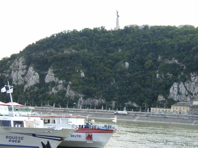 ドナウ川に沿って。