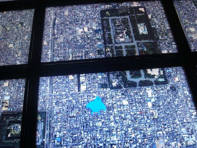 入口で「時雨殿ナビ」なるDSを貸してくれます。この液晶の上で、「時雨殿ナビ」を使って自分の行きたい所を入力すると青い鳥が出て来てナビってくれます。