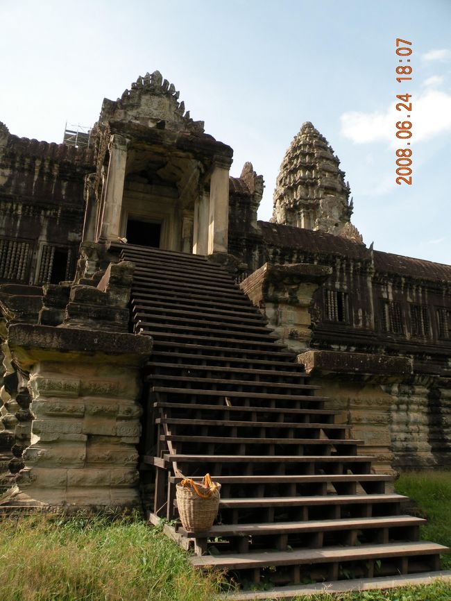 第一回廊から<br />第二回路へと続く階段。<br /><br />