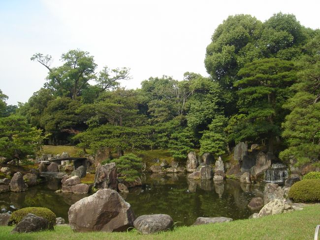 二の丸庭園。<br />まだ観光客も少ないので、のんびり見学できます。