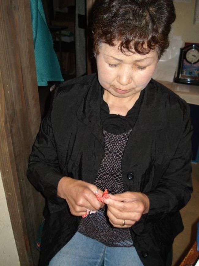 ここのつるし雛などの小物は全ておばちゃんの手作り<br /><br />接客しながら作っています。