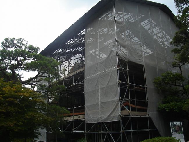 ・・・と思ったら、観音殿は修復工事中。<br />ガ〜ン(T_T)