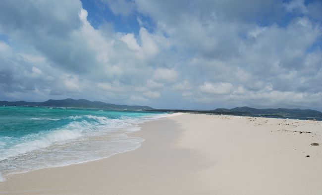 ナカノ浜南側<br /><br /><br />リーフが無いので波が高いです<br />