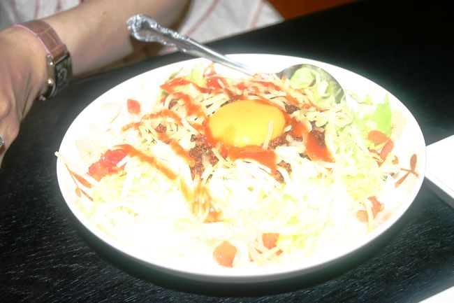 私はタコライス丼　850円<br />やっぱり食べておかないとってことで<br />最後に食べる事にしました。