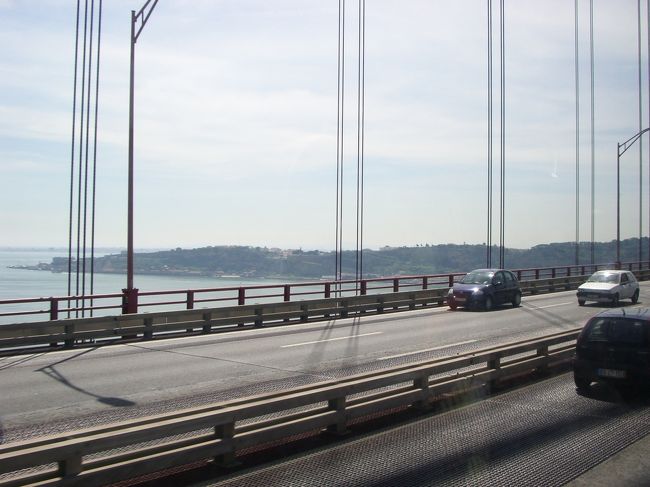 ４月２５日橋を通ってエヴォラへ。<br /><br />