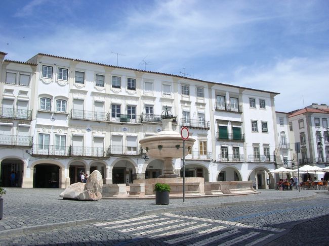 １０分ほど歩くと、ジラルド広場へ到着