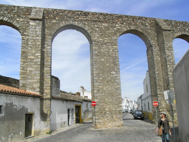 水道橋<br />城壁の外までずっと続いていた