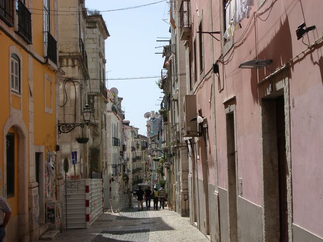 展望台から道を１本渡り、<br />バイロ・アルト地区へ