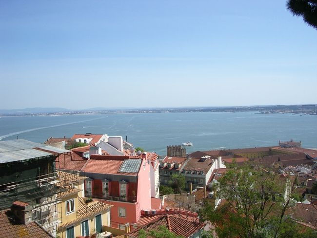 テージョ川方面の景色<br />あまりに広くて海みたい