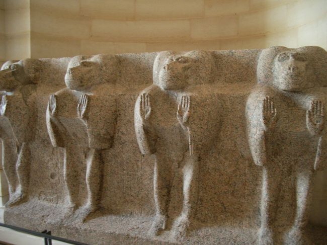 そのままリシュリュー翼を上へ上がり、フランス絵画のところでラトゥールの絵をゆっくり見ることができました。間近で見られて感激でした。<br /><br />そこからシュリー翼へ行きエジプト美術をゆっくり見ました。<br /><br />